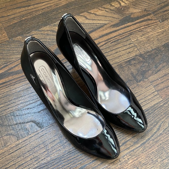 Coach - Picture 2 of 4